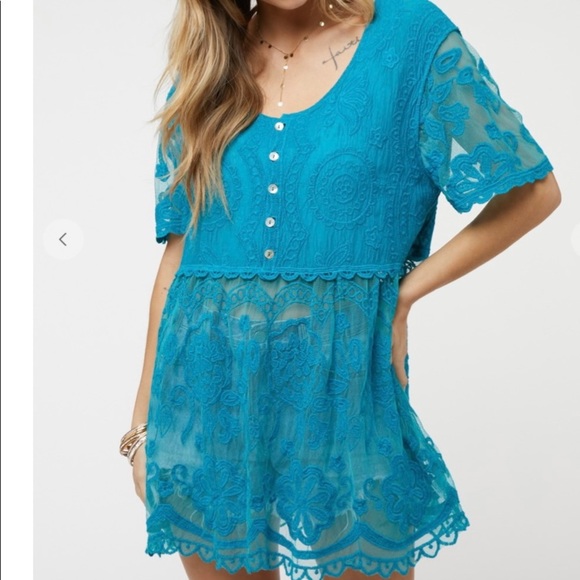 Crochet round neck button down top. - Picture 3 of 5